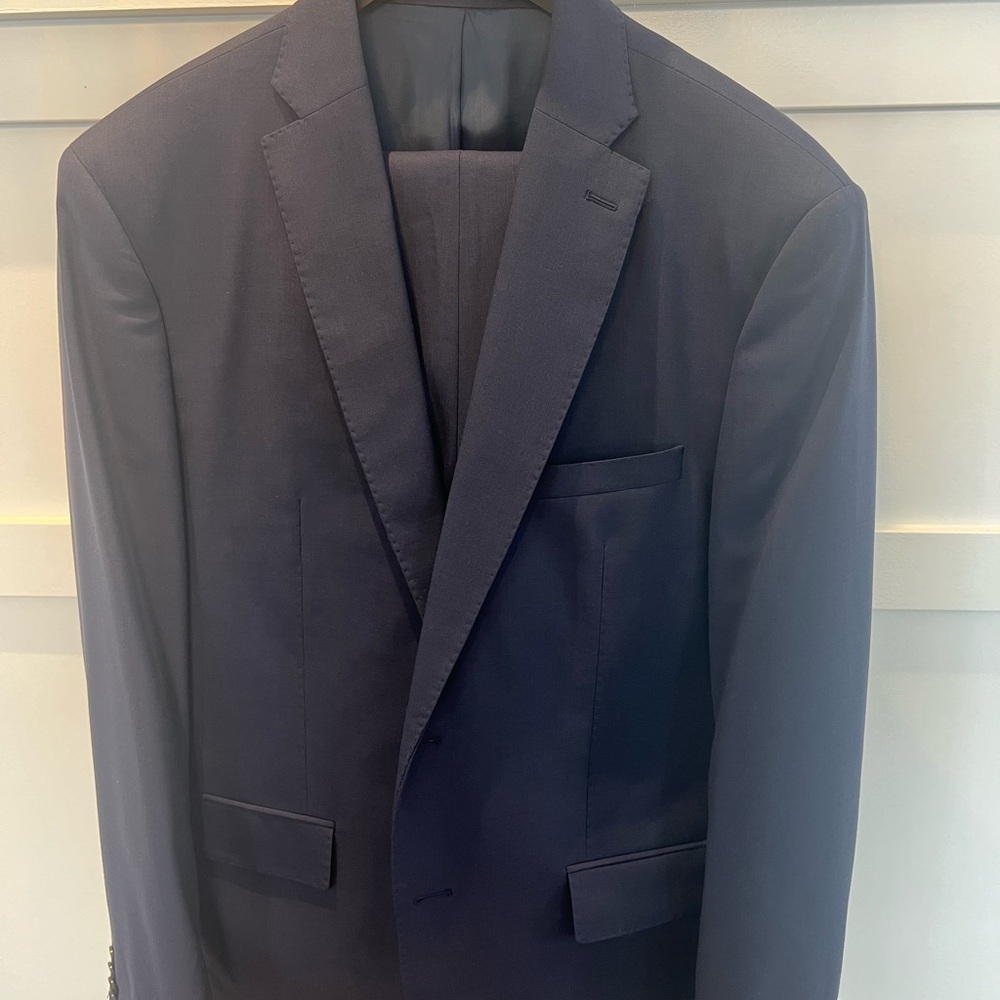 Men’s Navy Blue Joseph Abboud Wool Blend Suit
